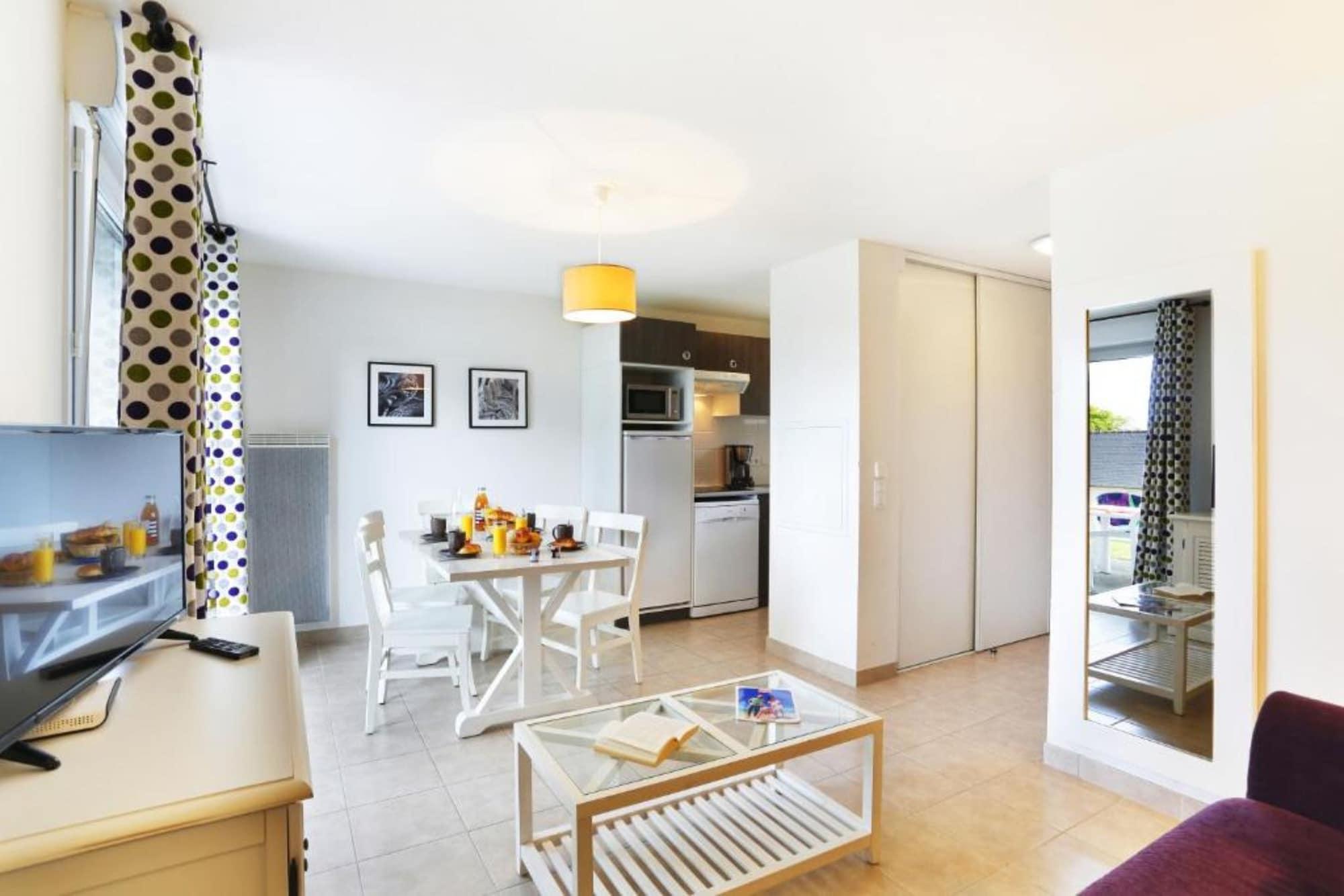 Terres De France Le Domaine De La Baie Hotel Одиерн Екстериор снимка