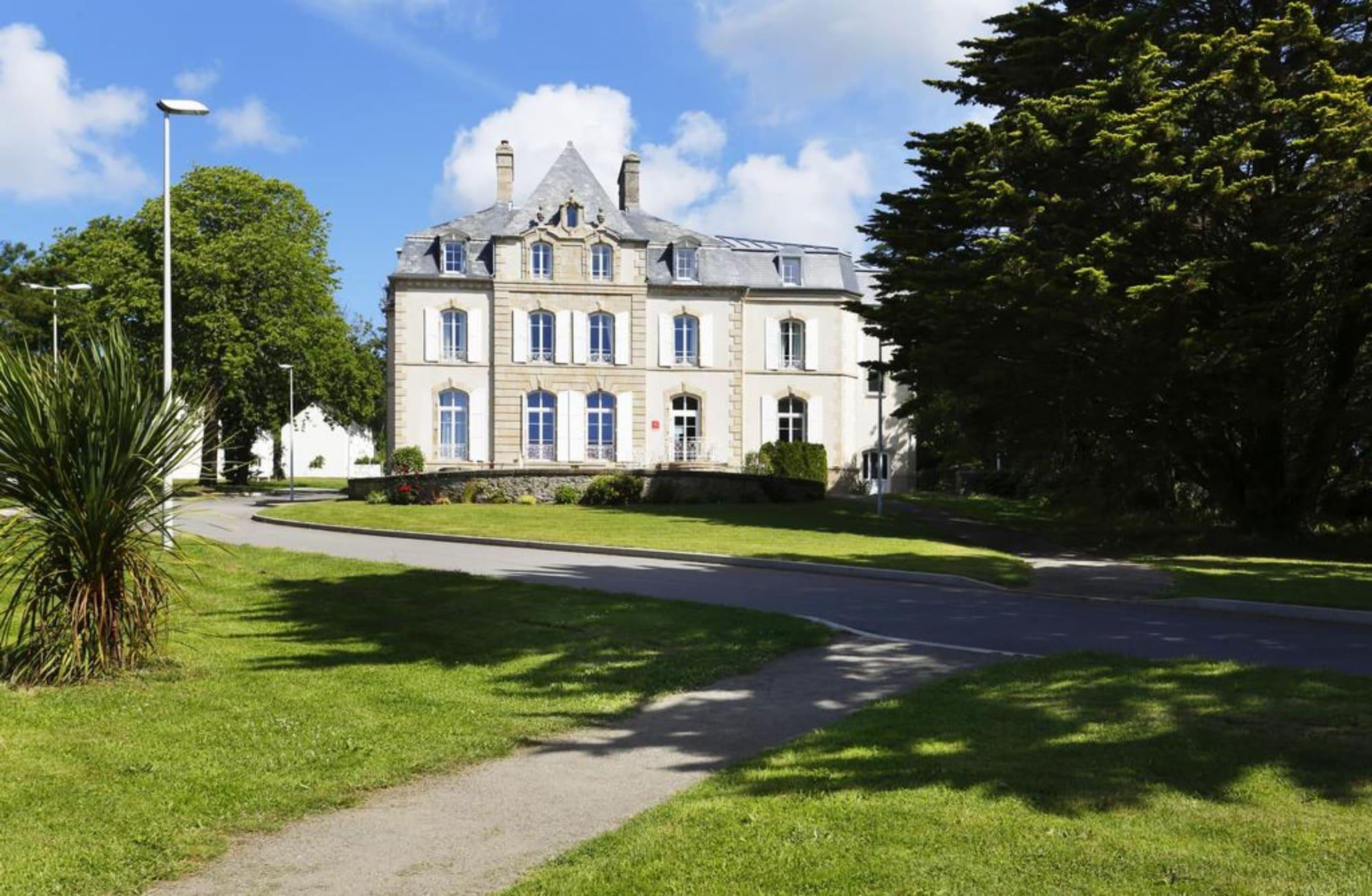 Terres De France Le Domaine De La Baie Hotel Одиерн Екстериор снимка