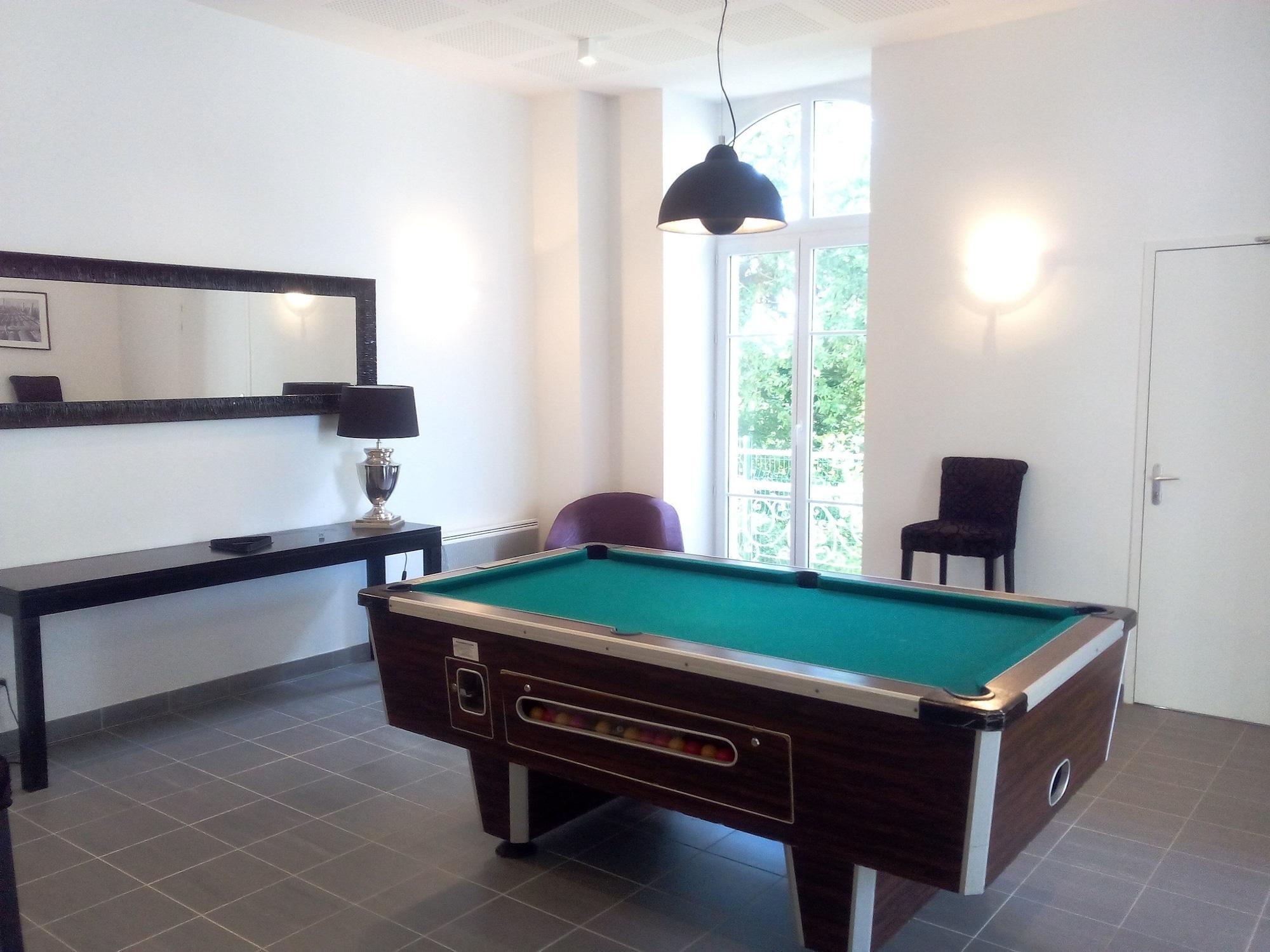 Terres De France Le Domaine De La Baie Hotel Одиерн Екстериор снимка