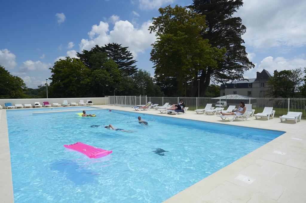 Terres De France Le Domaine De La Baie Hotel Одиерн Екстериор снимка